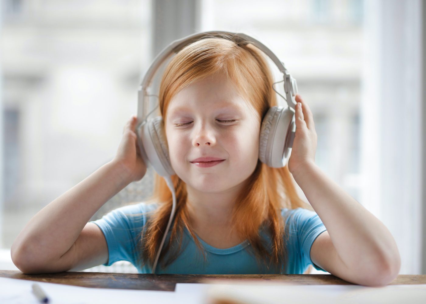 Studio Recording Precision: Noise-Cancelling Headphones’ Essential Role